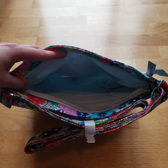 NWT Vera Bradley Trio Zip Hipster - Picture 4 of 7